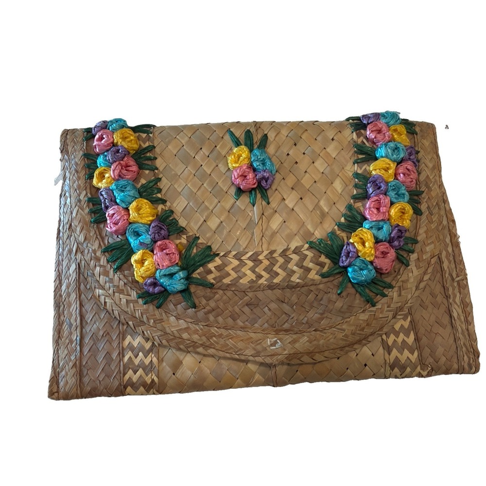 Vintage Hand Woven Raffia Clutch Hand Strap Floral Embroidered Boho Travel Clean
